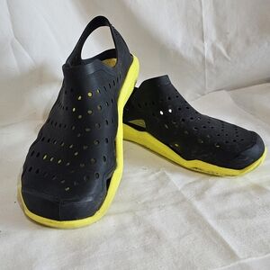 CROCS Swiftwater Wave Black Chartreus Water Resistant Slingback Sandals W8, M6